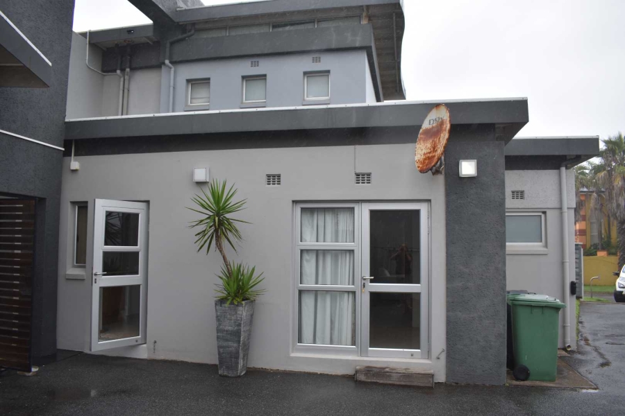 5 Bedroom Property for Sale in Gonubie Eastern Cape